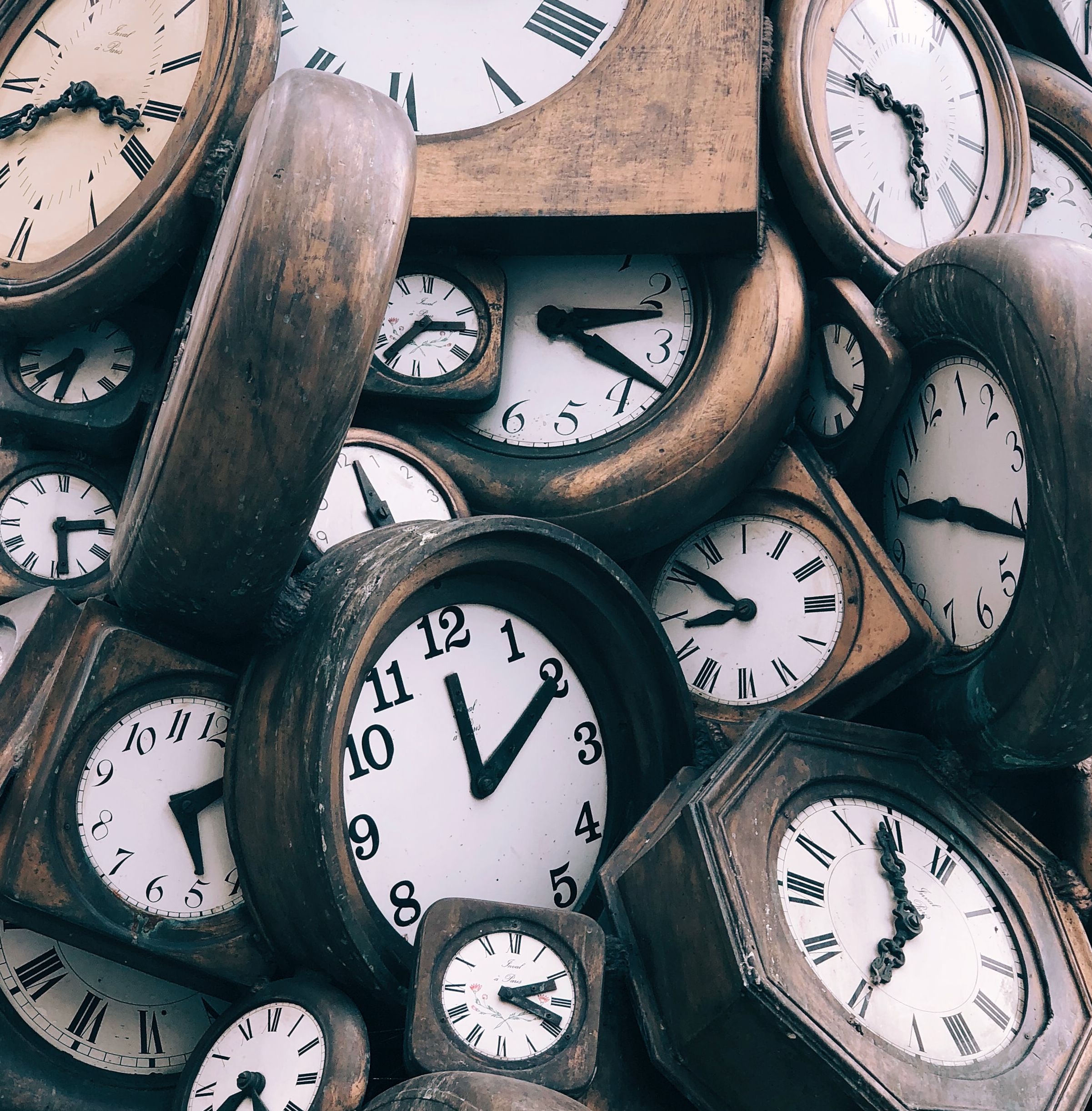 a photo of many clocks