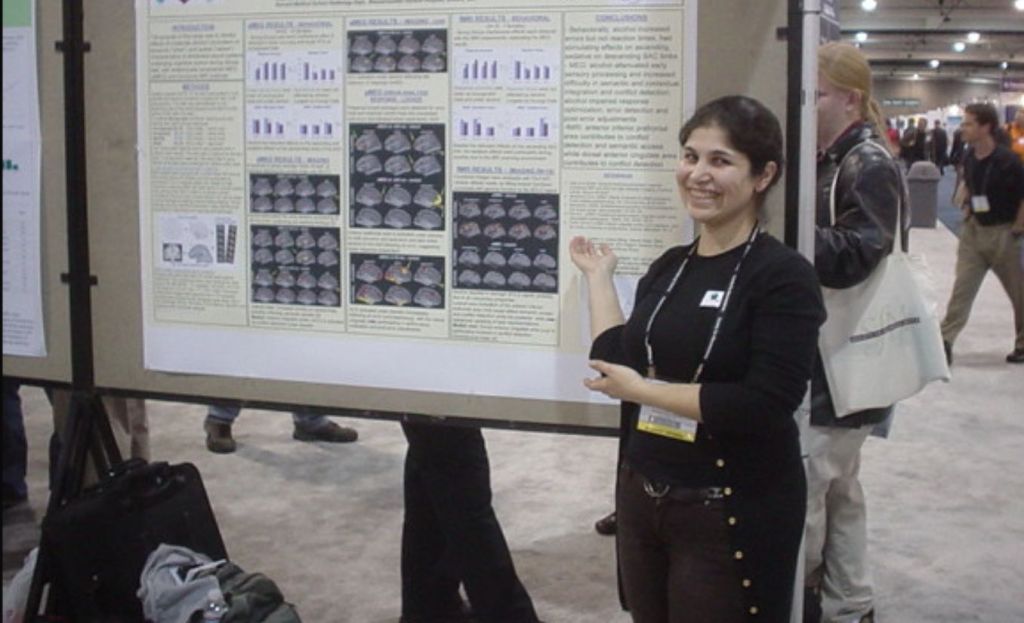 photo of sheeva azma presenting some research at the 2007 society for neuroscience conference