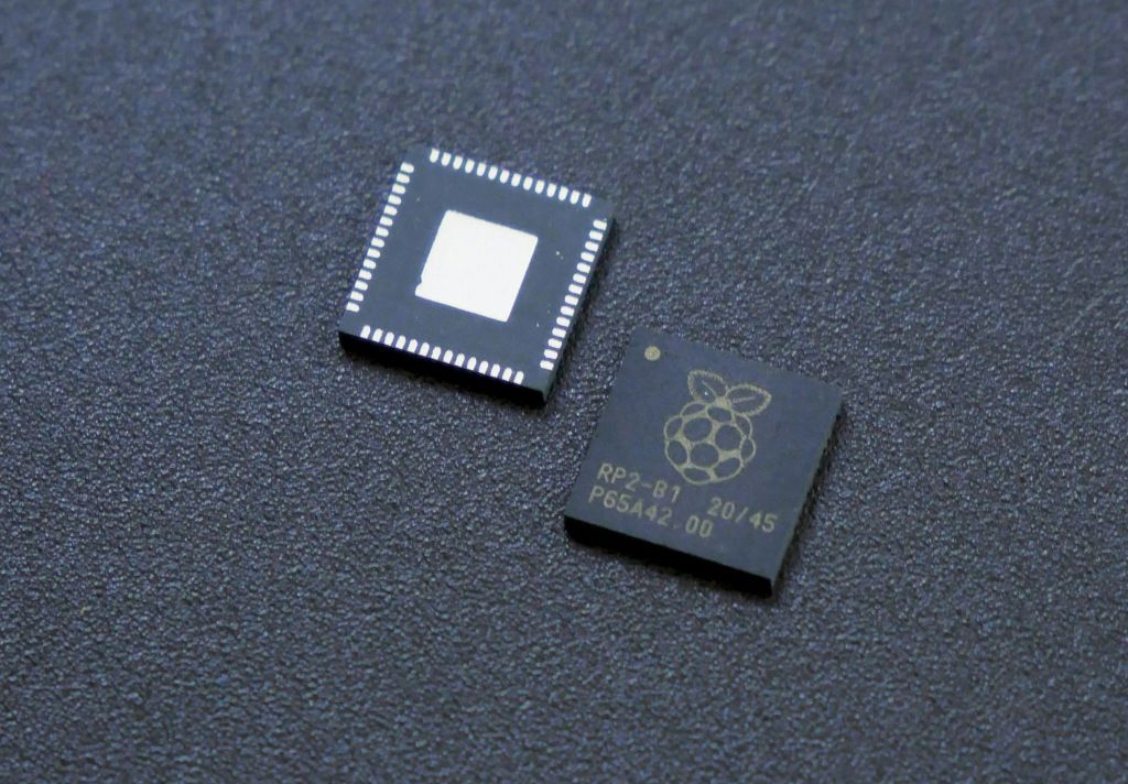 image of a micro processor chip